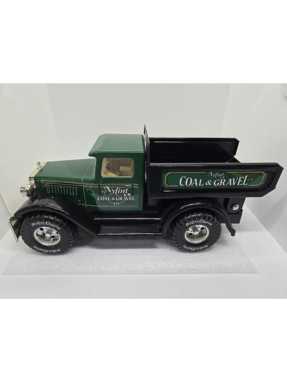NYLINT COAL AND GRAVEL 1990 CLASSIC COLLECTOR SERIES 3050 DUMP TRUCK.
